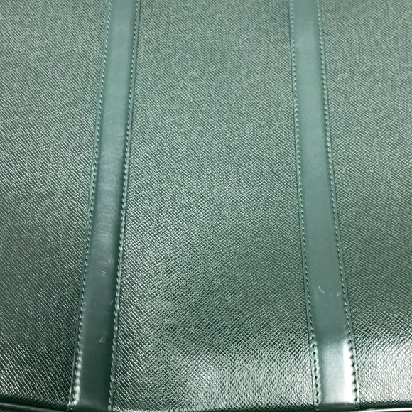 LOUIS VUITTON  HELANGA TAIGA GRN  BI 0944 ‼️FINAL SALE‼️ - Picture 9 of 10